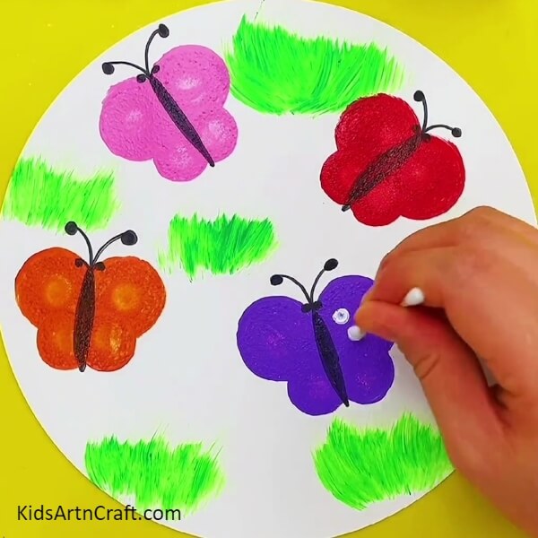 Decorating Blue Butterfly's Wings and some Creative Painting Idea For Kids