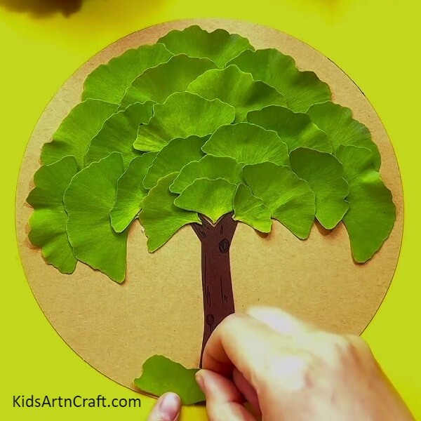 Making A Green Bush At The Bottom Of The Tree-Step-by-step Instructions on Making a Tree with Leaves