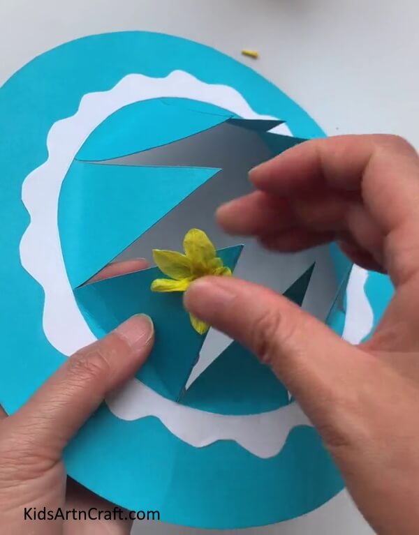 Pasting Flowers - Constructing an endearing Paper & Flower Cap for Kids