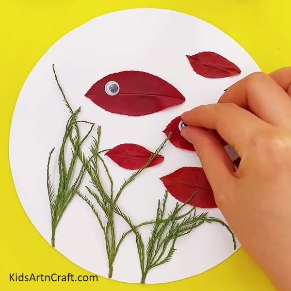 Making Eyes- Making a Leaf Project For Beginners With Fish Below the Surface 