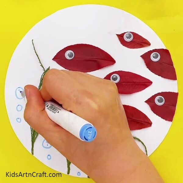 Drawing Bubbles- Crafting a Leaf in a Fishy below the Water Setting for Beginners 