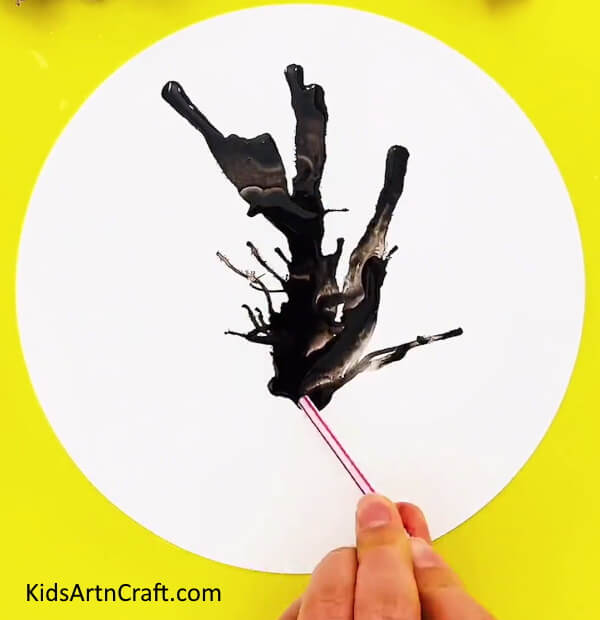 Blowing To Scatter The Paint-Teach Your Kids How to Paint with Blowing Shrub Plant 
