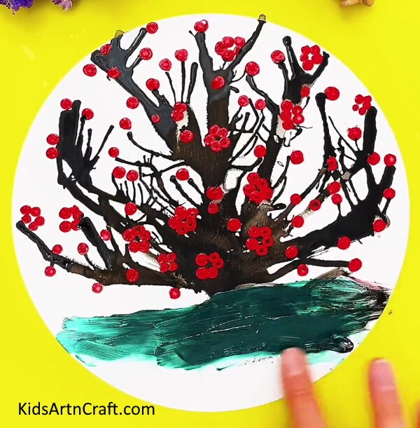 Making Ground-Instructions on How to Create a Shrub Plant Blowing Artwork with Your Kids 