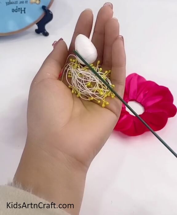 Gathering Flower-Making Materials-How to Put Together an Artificial Flower by Hand