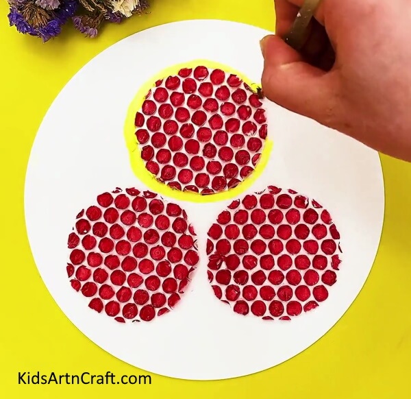 Painting Boundary Over The Bubble Wrap Circles-