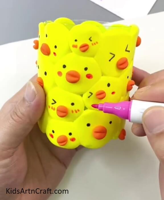 Making Blush Over The Chick's Faces-Crafting a Recycled Chicken Pattern Pencil Holder: Step-by-Step Guide 