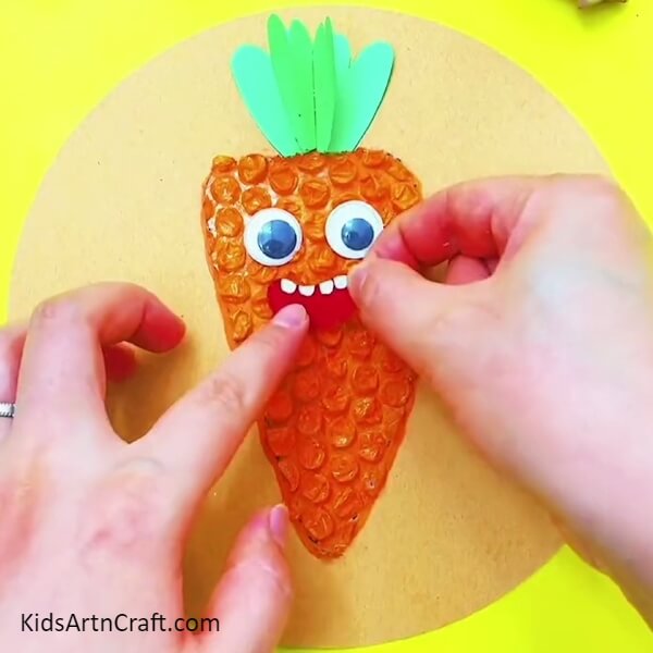 Adding A Mouth To The Carrot - Incredible Carrot Artistry Employing Bubble Wrap For Beginners 