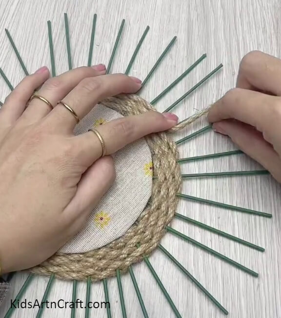 Continuing Weaving - A Marvelous Guide On Producing A Jute Basket For Youngsters
