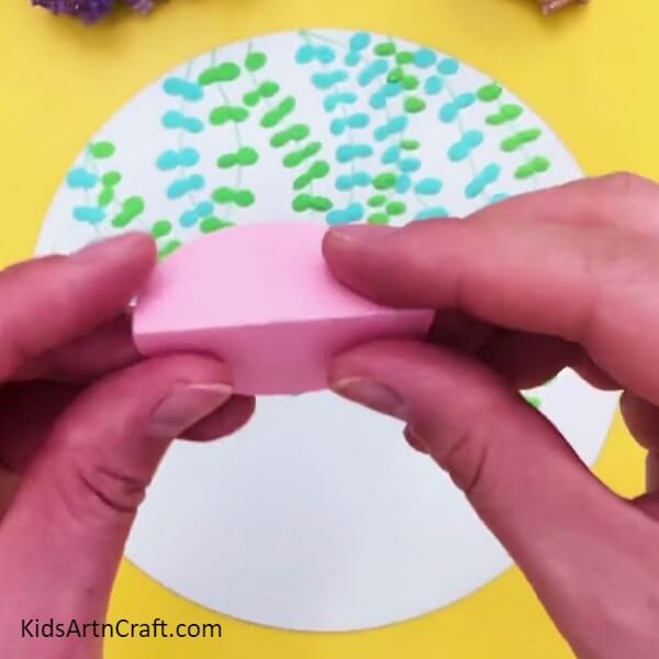 Make Duck Wings With Pink Craft Paper- A Step-by-Step Tutorial for Crafting an Amazing Duck in the Swamp 