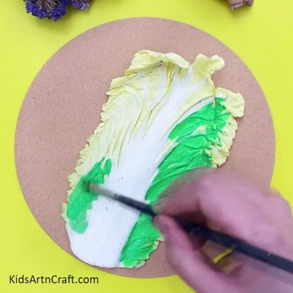 Paint The Cabbage Leaf Using Poster Colors, Green And White- Step-by-Step Guide For Cabbage Prints with Clay Art