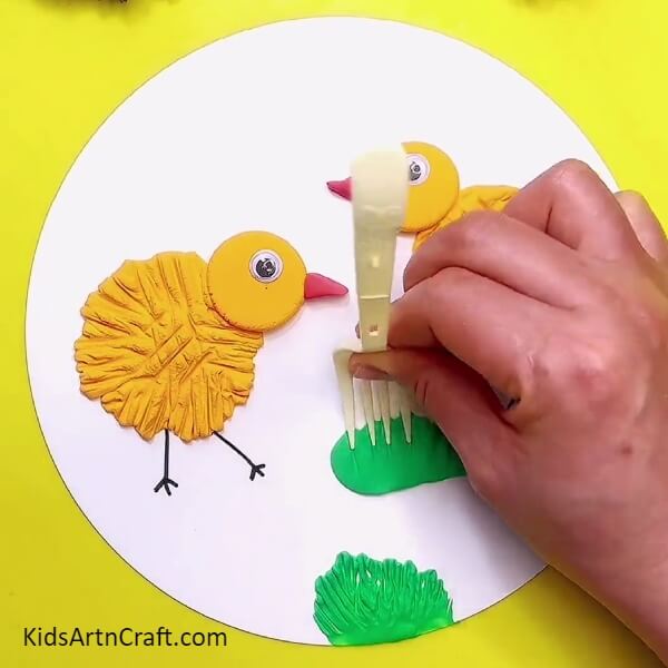 Making One More Grass Bush-Learn How to Craft Clay Chick Art with this Tutorial