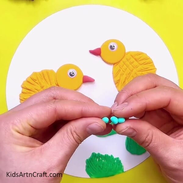 Making The Body Of The Worms-Crafting Clay Chick Pieces – An Illustrated Guide