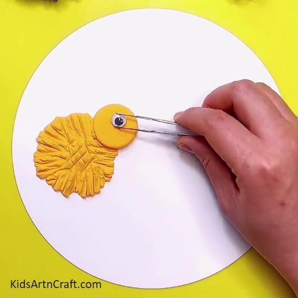 Making The Eye-Step-by-Step Directions for Making Clay Chick Art