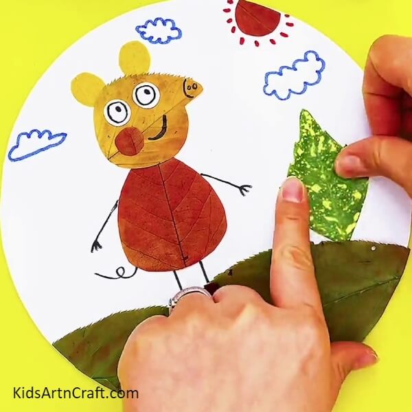 Let's Put Trees-An adorable Peppa Pig craft concept for kids