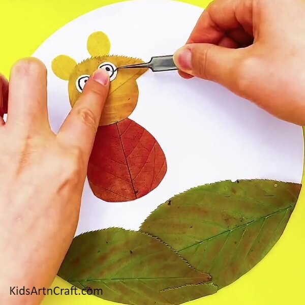 Let's Make Peppa's Eyes-Charming Peppa Pig Art Project For Toddlers 