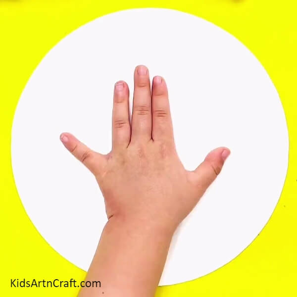 Simple Cute Penguin Hand Outline Painting- Step-by-Step Guide For Children To Paint a Cute Penguin Hand Shape 