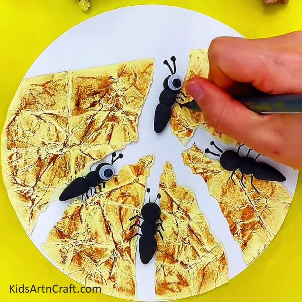 Make The Legs Of The Ants-Assembling a DIY Ant Artwork with Crinkled Paper for Children