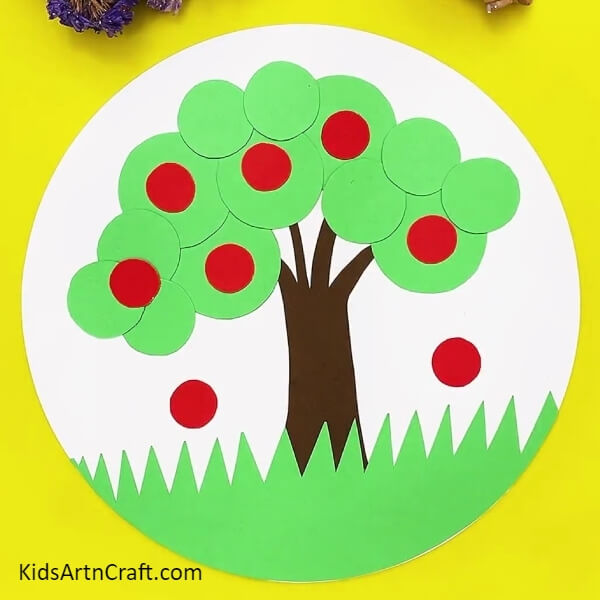 Your Craft Is Ready- Learn to make a paper circle apple tree craft with this tutorial