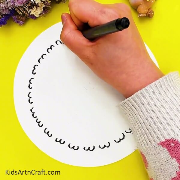 Completing a round body. Procedure to create a Sheep Step-by-Step for Kids