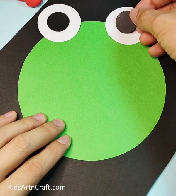 Pasting Pupils-Make Easy Paper Frog