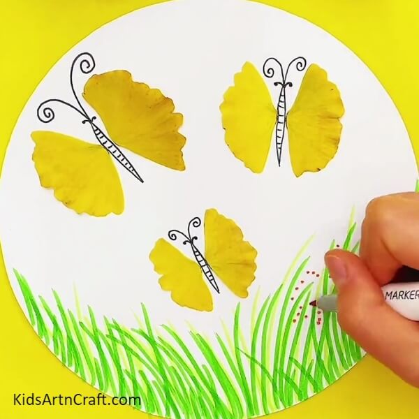 Making Dotted Flowers-A tutorial for kids to learn how to paint and craft pictures of butterflies out of leaves