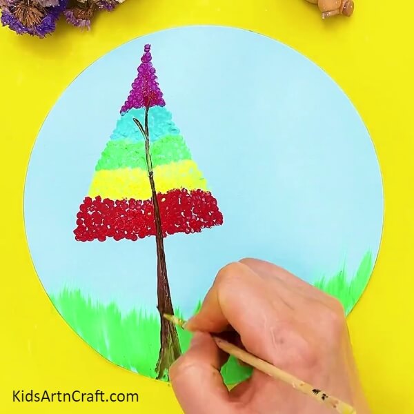 Making Tree Trunk - Teaching Children to Paint Trees with Earbuds