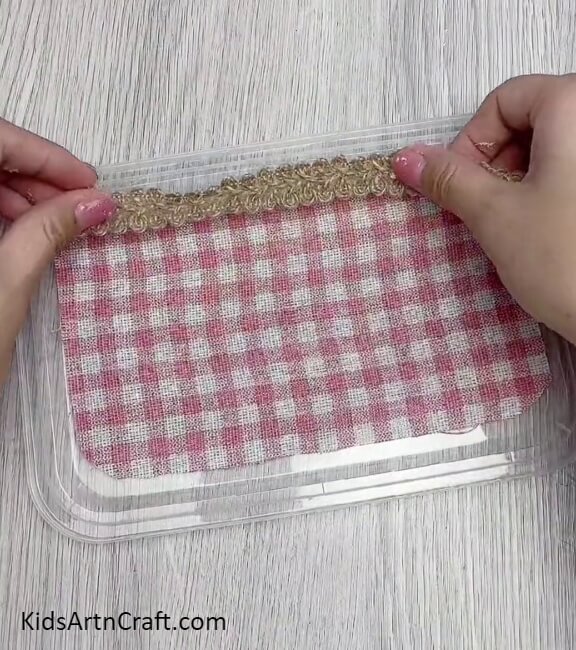 Pasting A Designer Cloth Strip Over The Lid - Step-by-Step: Jute Thread Decorative Tissue Box Crafting
