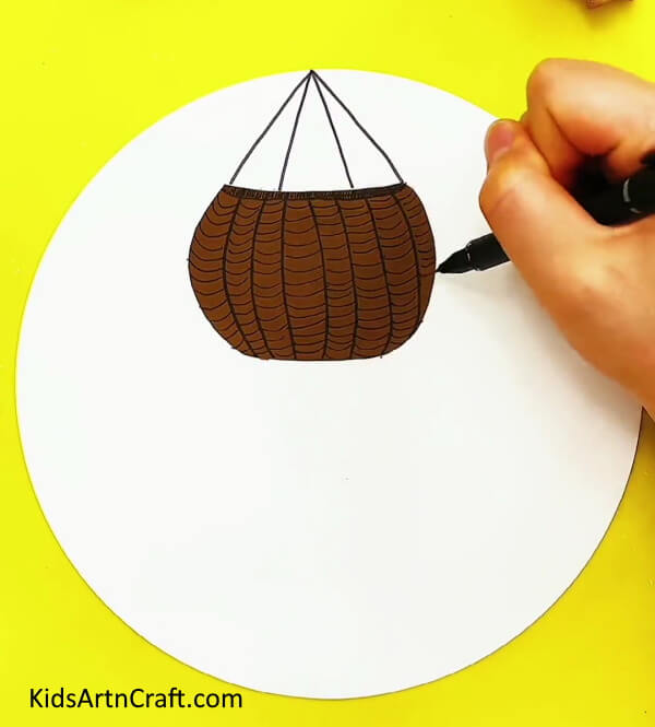 Make Sleeping Curve Lines With Black Marker/sketch Pen-Acquire the technique of making a suspended botanical art piece for little ones