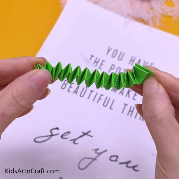 Folding The Paper-Instructions for Crafting an Elegant Garden of Paper Flowers