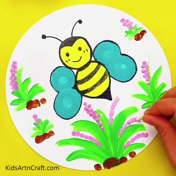 Add pretty pink flowers- Get the Tools to Create Paint Stamping Bee Art 