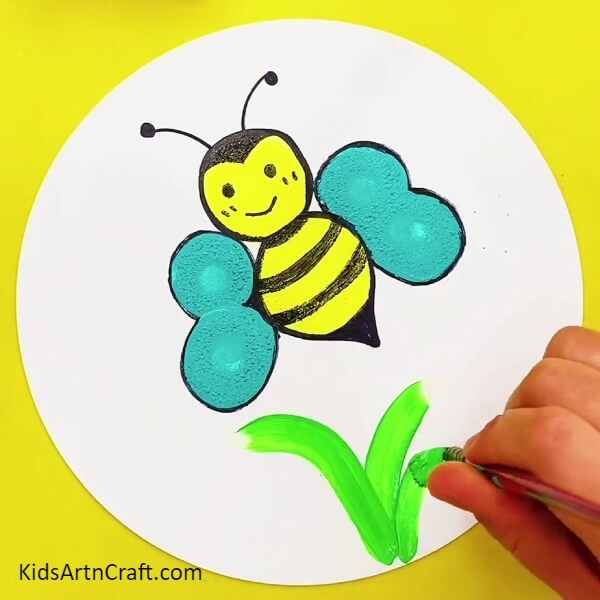 Background detailing- Get Expert Advice on Making Paint Stamping Bee Art 
