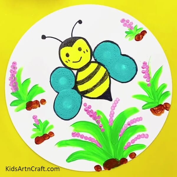 Your Craft Is Ready- Follow These Detailed Directions to Make Paint Stamping Bee Art 
