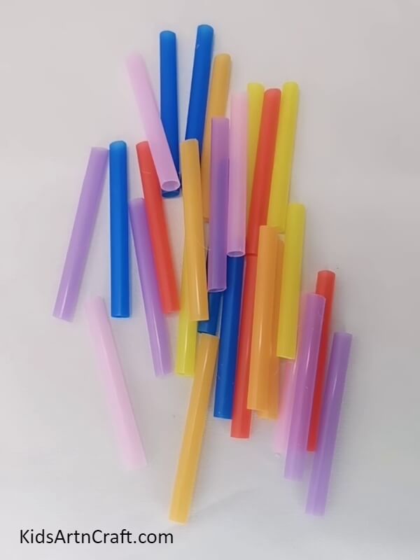 Cutting The Plastic Straws-Simple To Make Flower Garland Using Straws