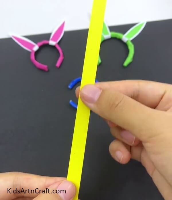 Take A Paper Strip-Small Paper Headband Creation Suggestion for Newcomers