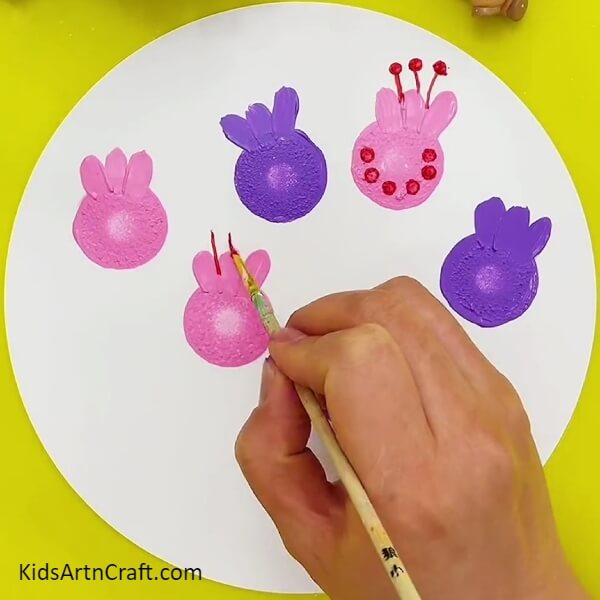Create Pollen Seeds And Filaments-Flower Bees Artwork Primarily for Beginners