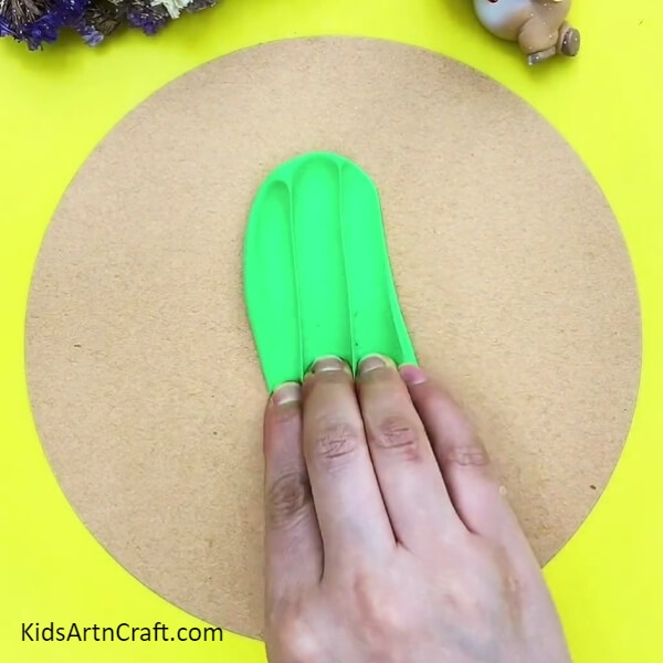 Sticking The Modeling Clay - Kids can make a lively cactus with colorful clay