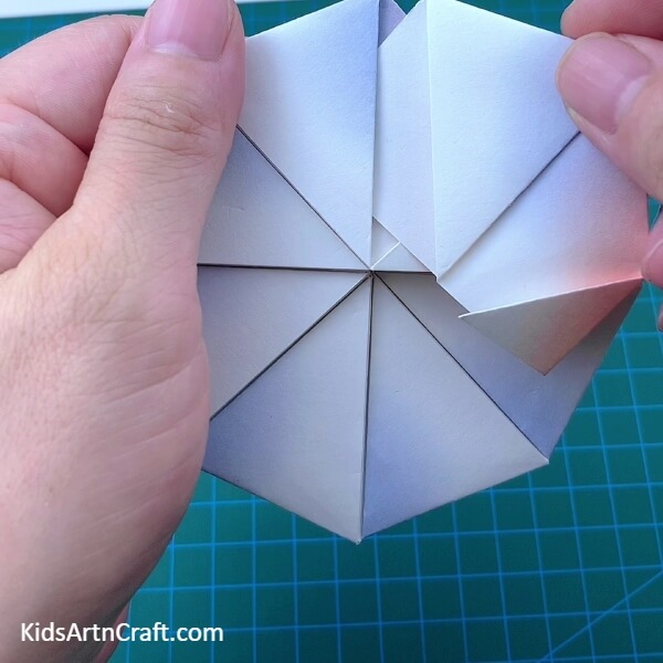 Competing Inserting All The Pieces - A delightful Lollipop Paper Origami proposal for starters 