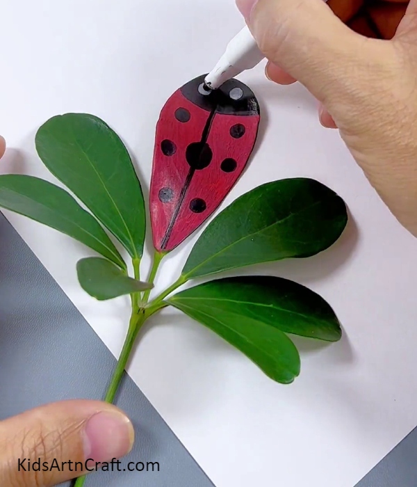 Completing Making The Ladybug-Tutorial for Starting Out with Patterned Branch Art