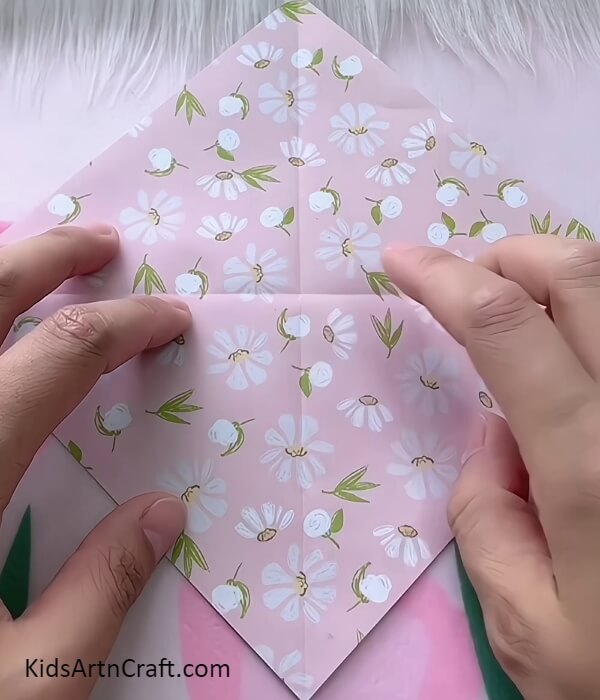 Making '+' Creases On A Diamond-Paper Corner Crafting for Children
