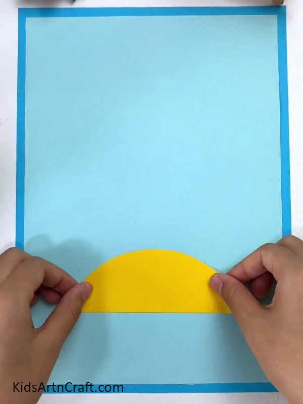 Making A Yellow Land- Step-by-step guide to making a paper coconut tree with children. 